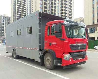 重汽T5G24人宿營(yíng)車