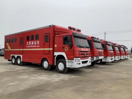 重汽六驅(qū)20人淋浴車(chē)